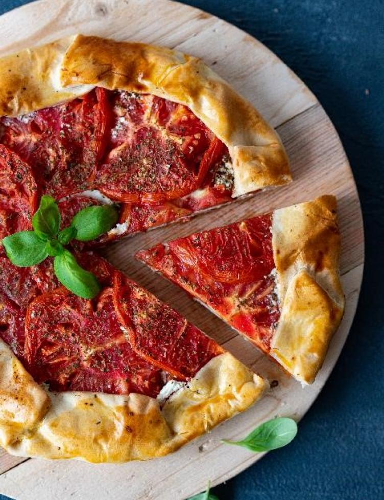 tarte rustique à la tomate et au chèvre