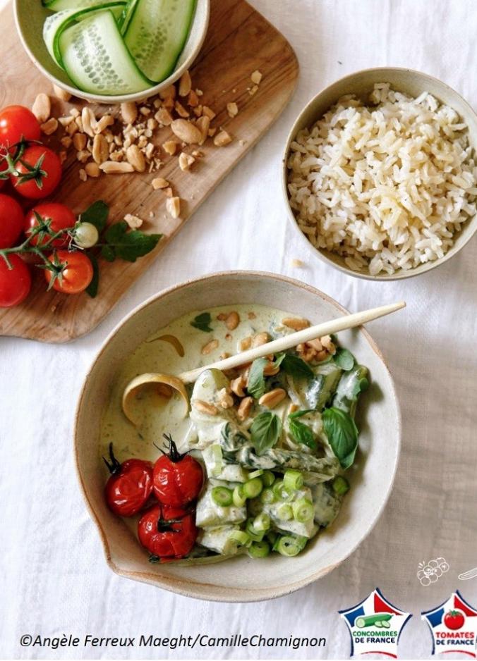 Curry vert au concombre sauté et aux tomates cocktails rôties de France (HD) AOP