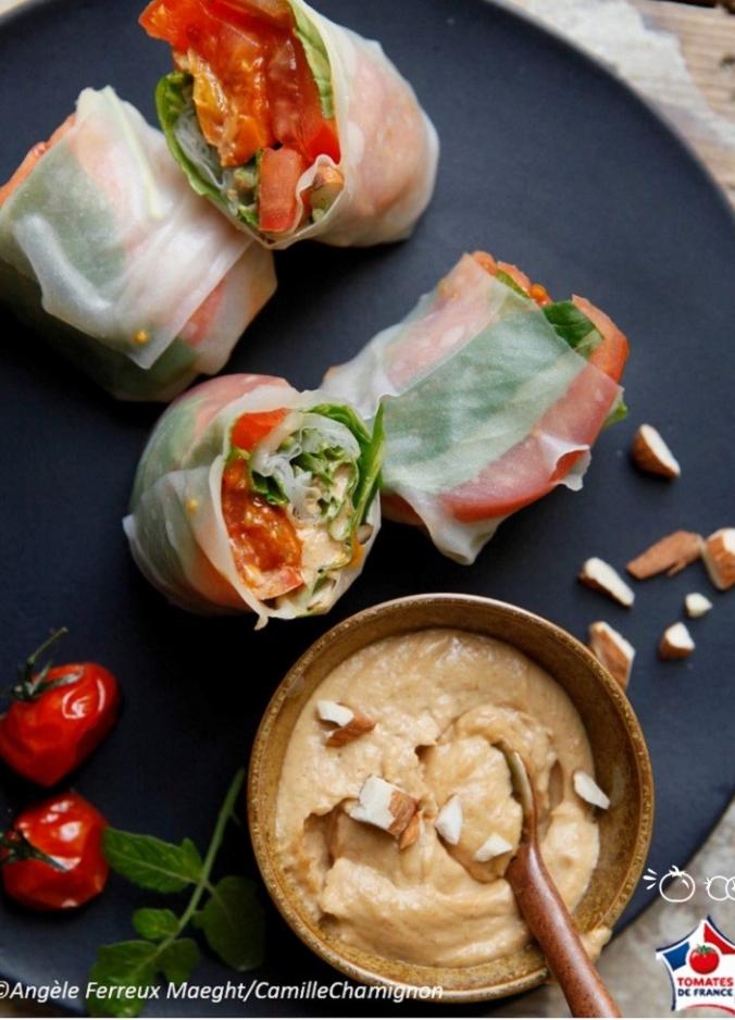 Rouleaux de printemps aux tomates de France, amandes et basilic AOP