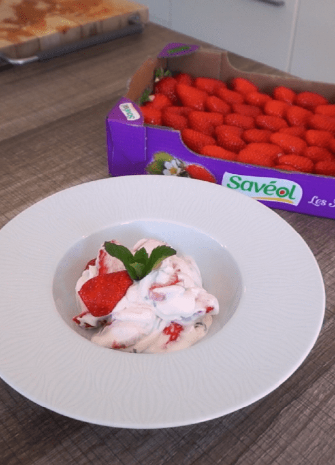 Fraises Savéol accompagnées de fromage frais V2